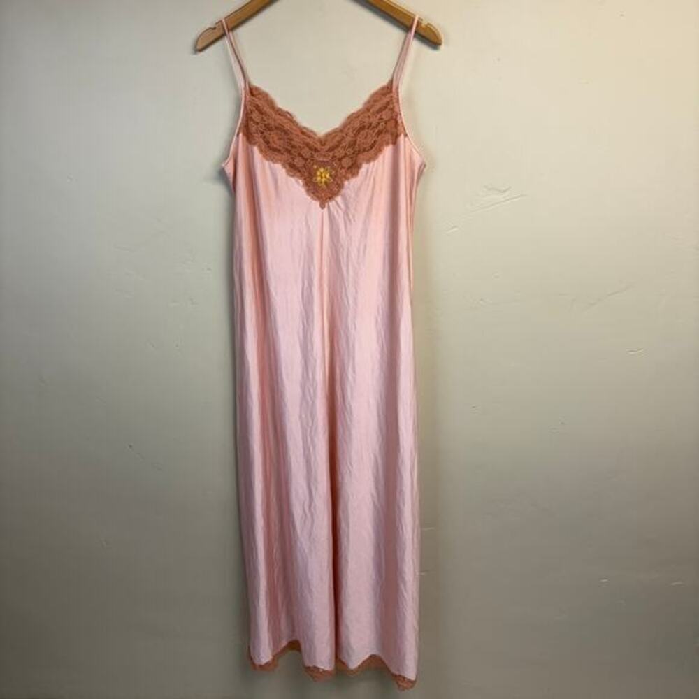 Shadowline Vintage Nylon Nightgown Sleep Dress Lingerie Peach Lace Size M